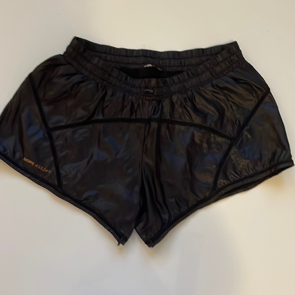 Hope resort black shorts. Used but in good condition.
